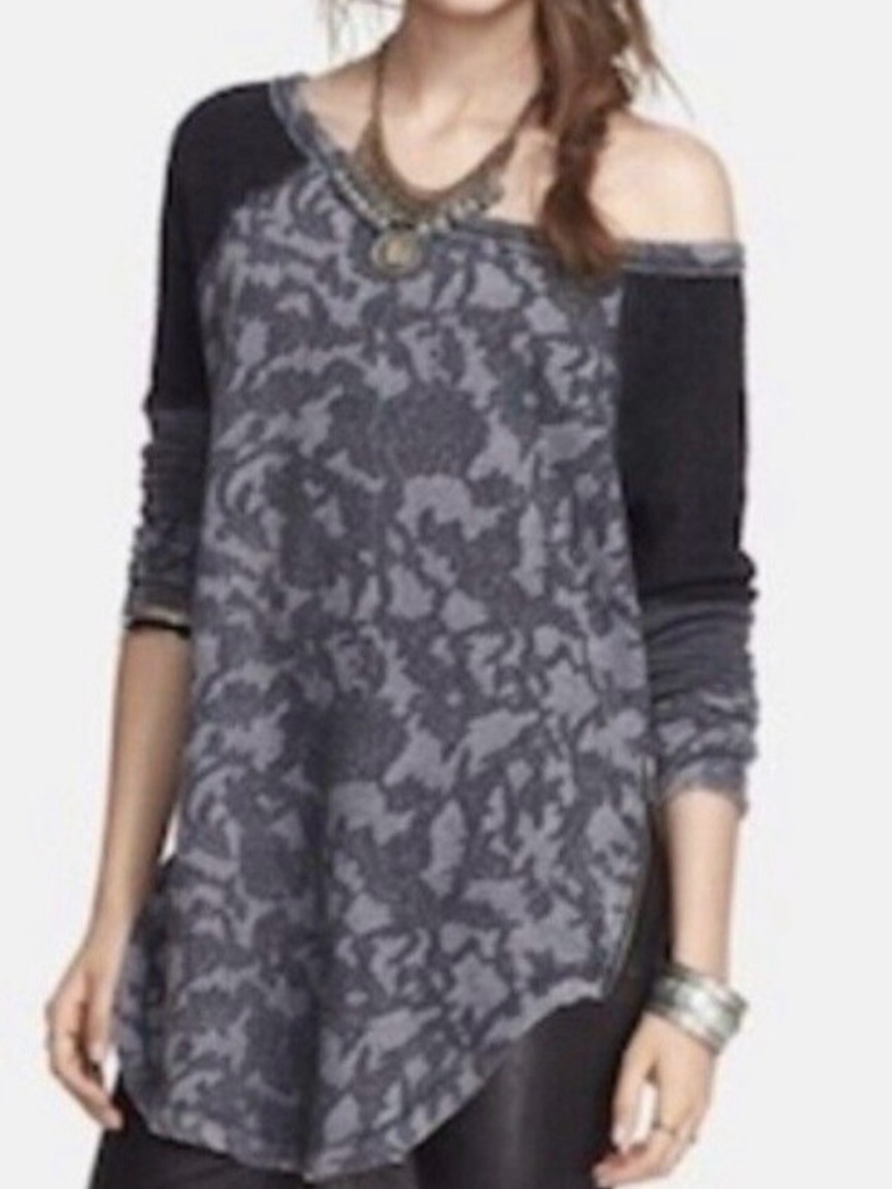 #1056 FREE PEOPLE Bed of Roses Mixed Charcoal Side-Zip Long Raglan Sleeve Tunic - Picture 3 of 3